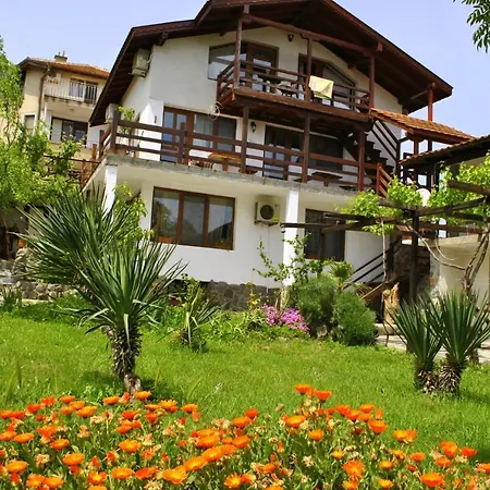 Art Capitain 3* سينيموريتس